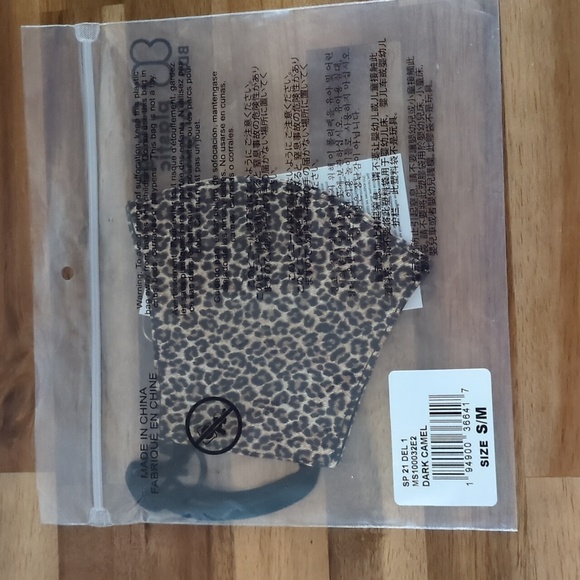 NWT Michael Kors face mask size S/M - Picture 2 of 3